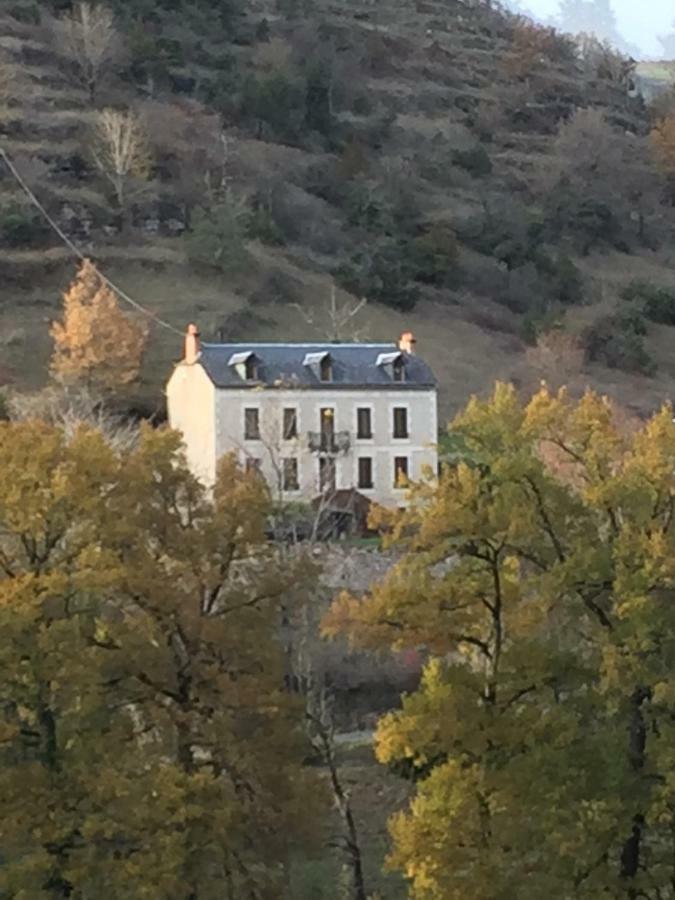 Aux Berges Du Coubisou Bed and Breakfast Eksteriør billede